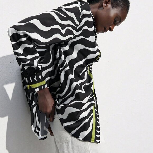 Black Casual Women's Round Neck Long Sleeve Zebra Print Shirt - Picture 5 of 8